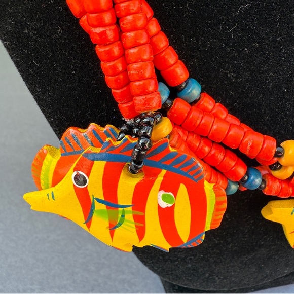 Vintage Coconut Wood Tropical Fish Pendant Necklace - Picture 6 of 10